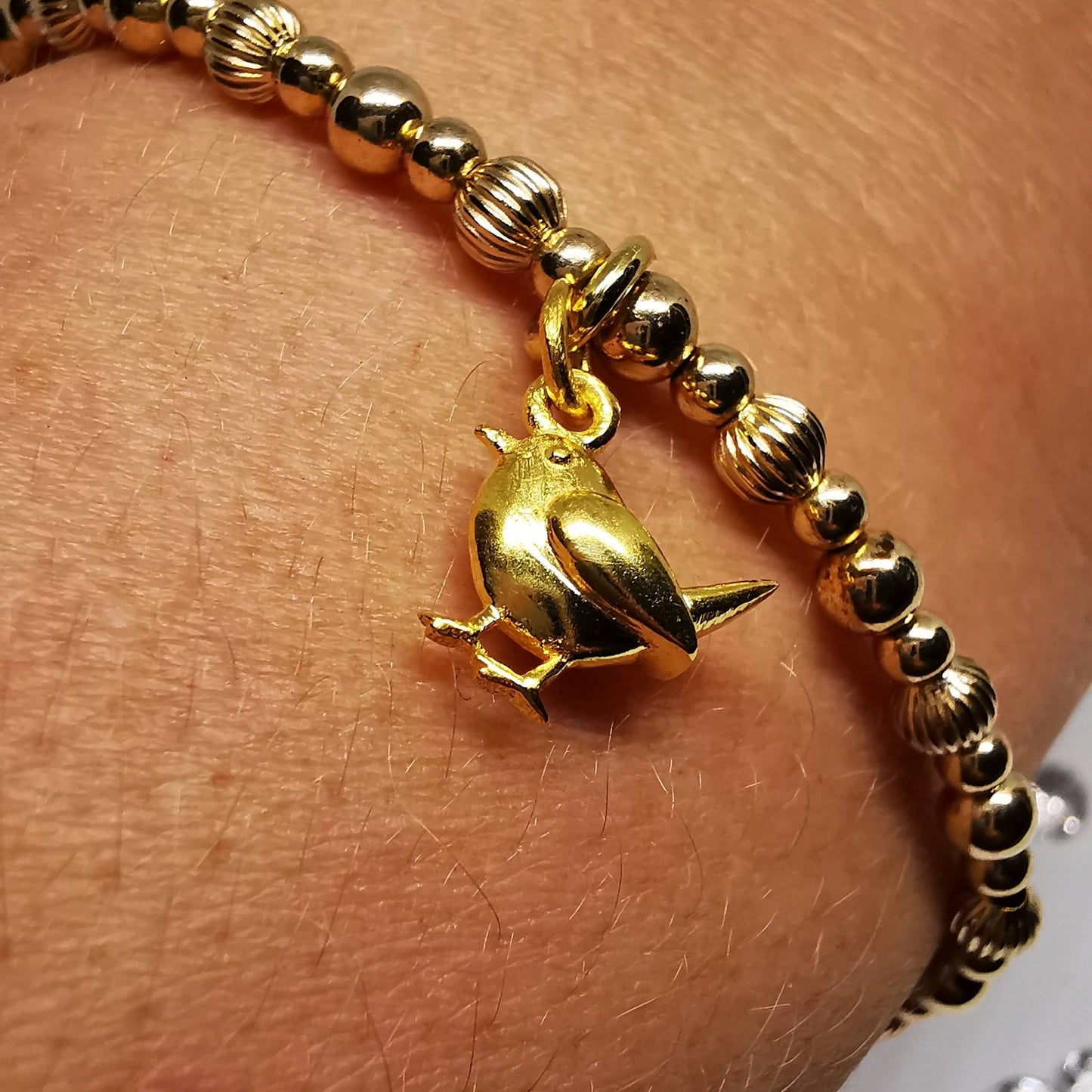 Robin Pendant Beaded Bracelet in Gold